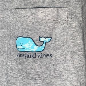New condition Vineyard vines shirt!!🐟🐟